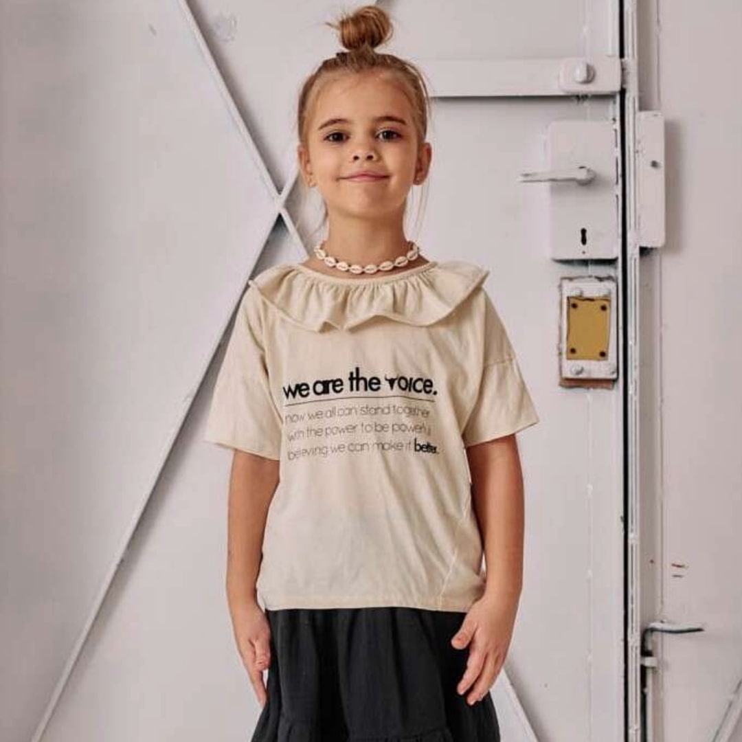 T-shirt with Voice collar