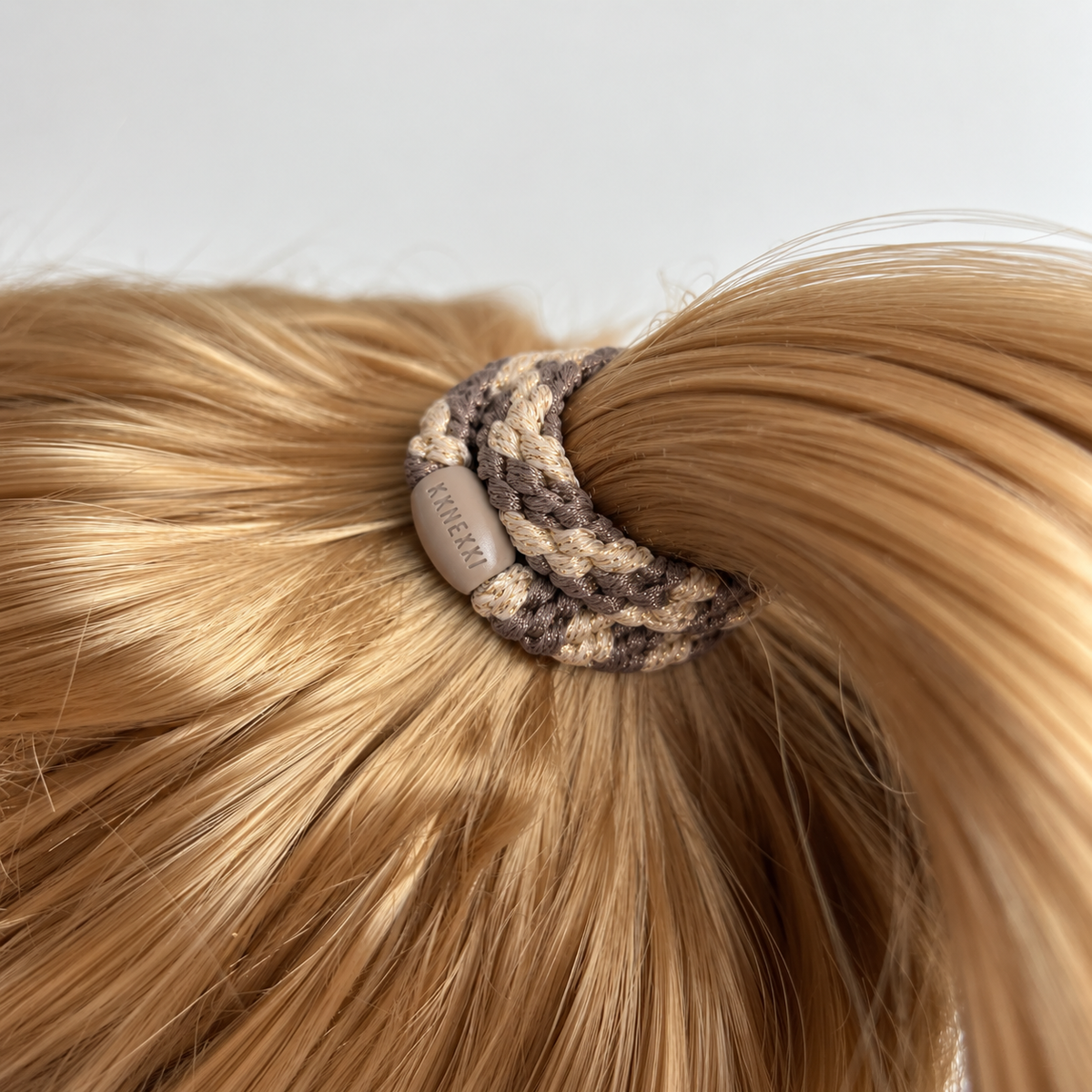 KKNEKKI gumička do vlasů - Mole beige glitter